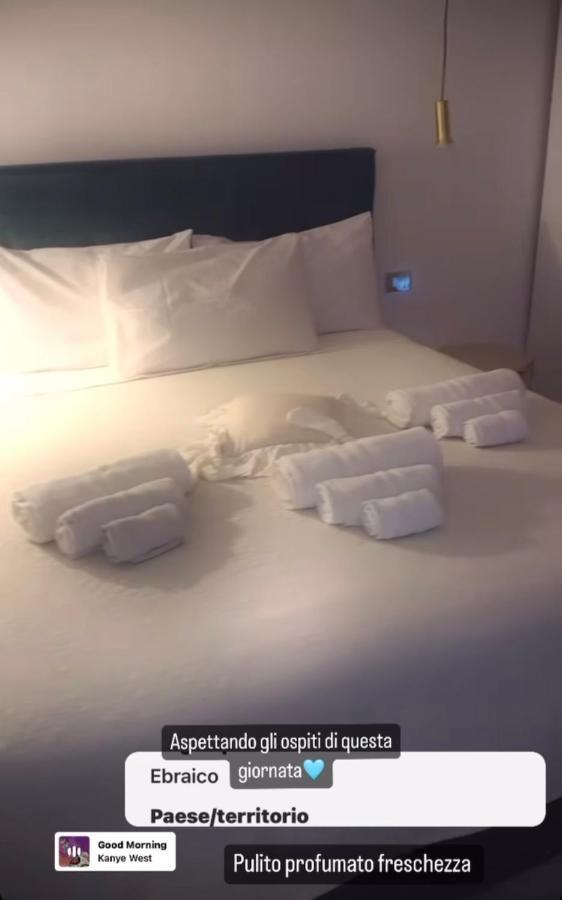 La Vie Est Belle Napels